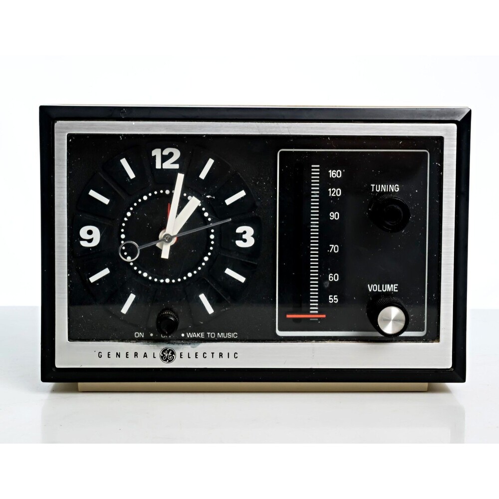 Vintage 1970 General Electric Analog Clock Radio Model C2425A Tested / Works